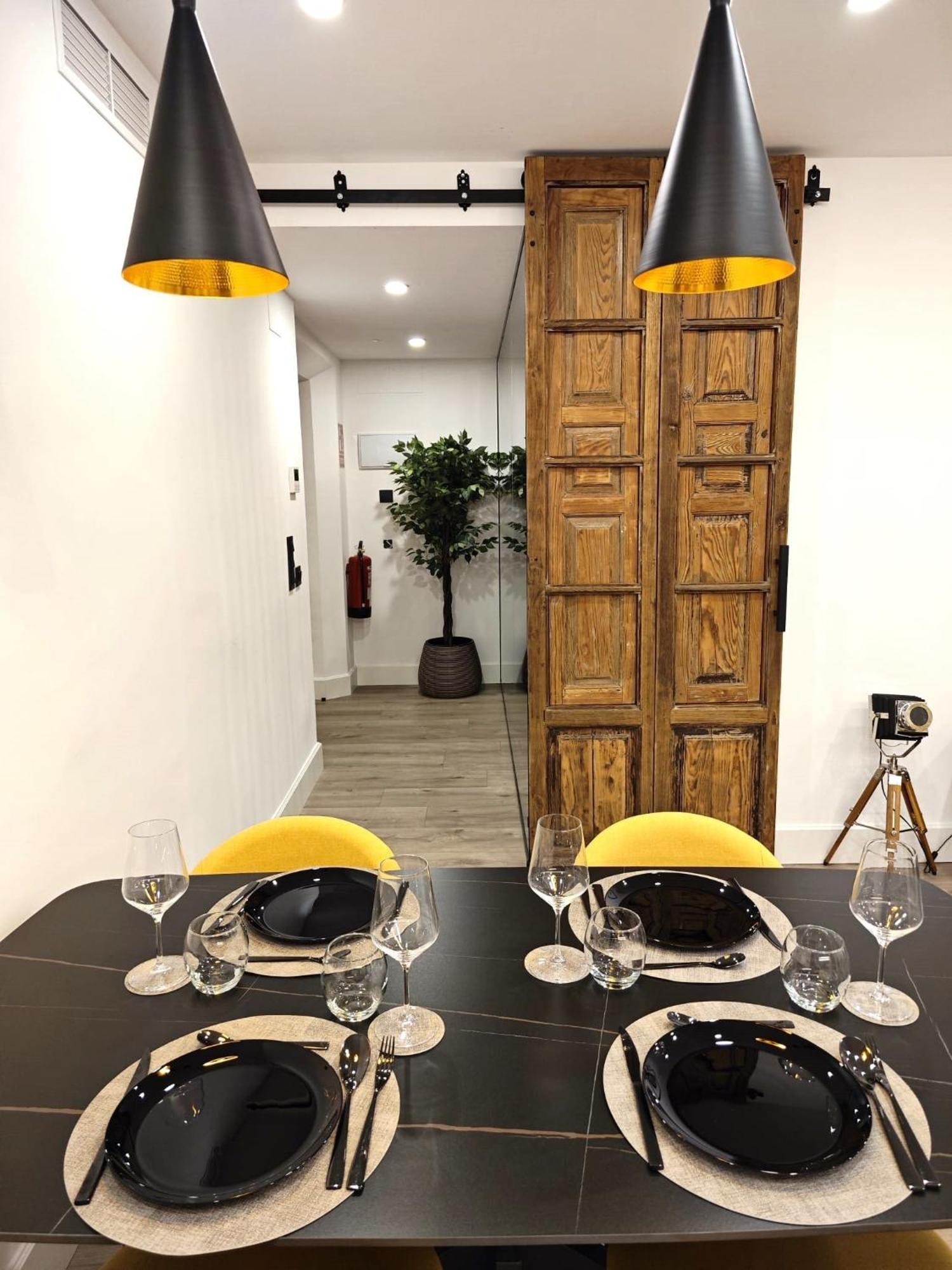 La Parada Del Rey - Luxury Suites Пласенсия Екстериор снимка
