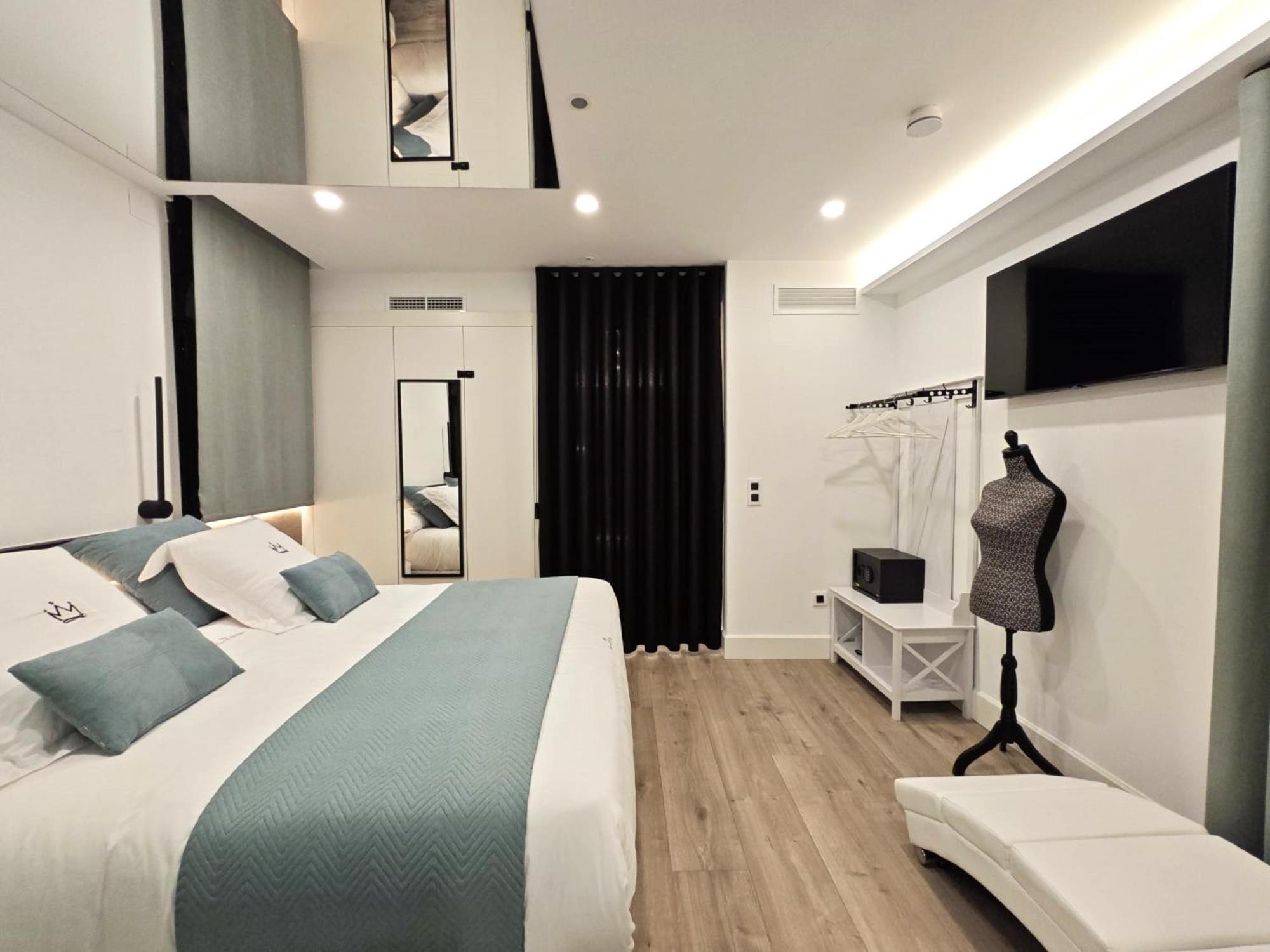 La Parada Del Rey - Luxury Suites Пласенсия Екстериор снимка