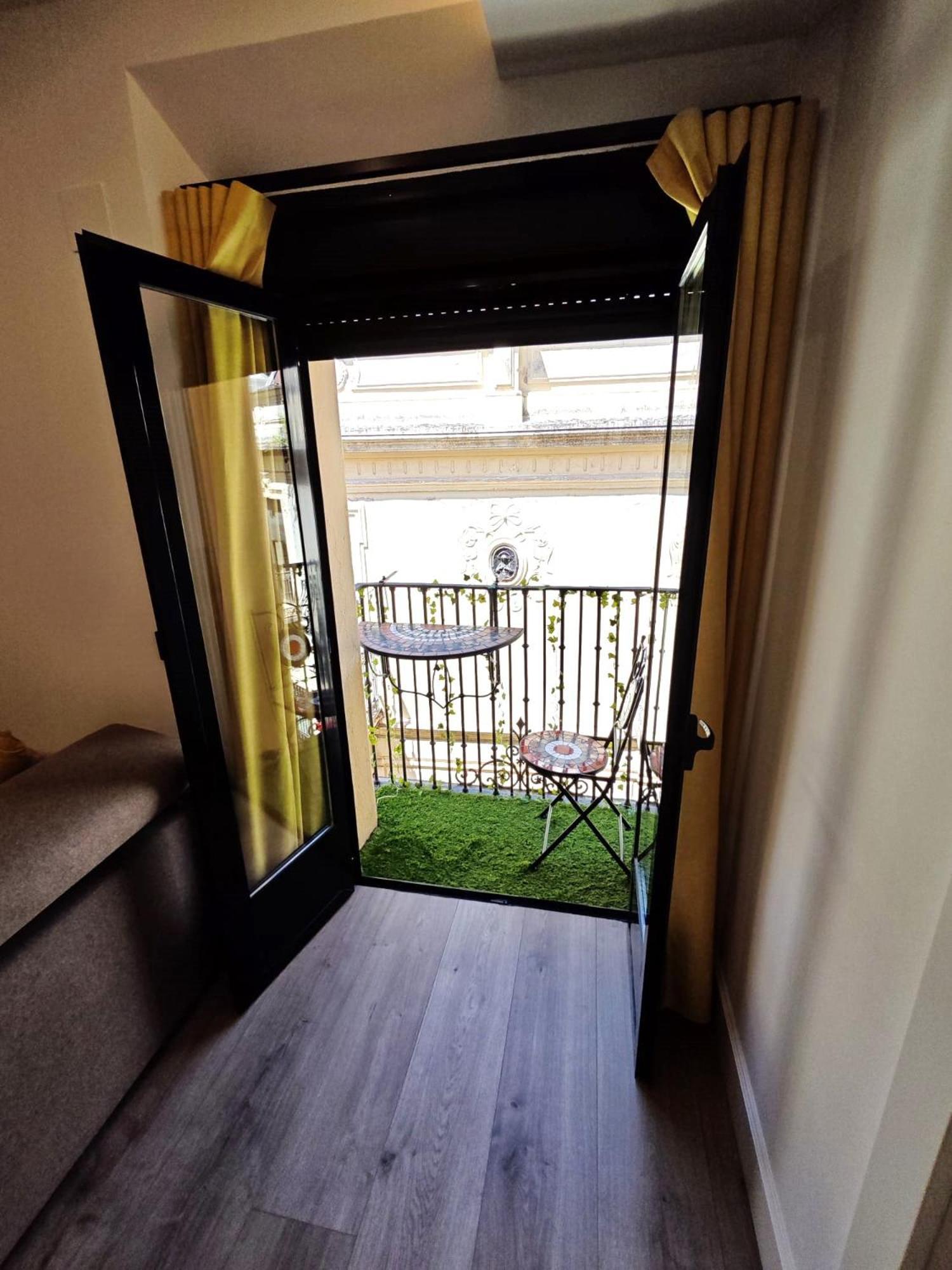 La Parada Del Rey - Luxury Suites Пласенсия Екстериор снимка